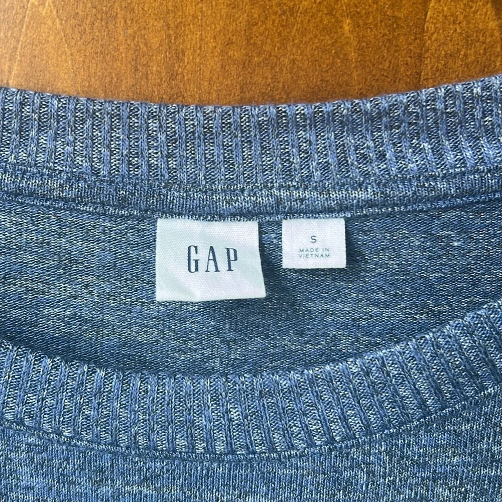 Ladies Gap Lightweight Sweater